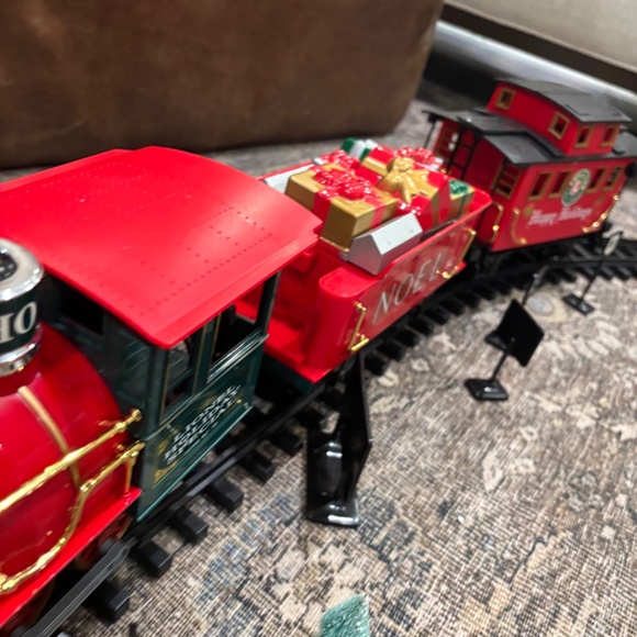 Lionel G Gauge HOLIDAY TRAIN Set COMPLETE 62134 WORKS GREAT - Picture 3 of 11